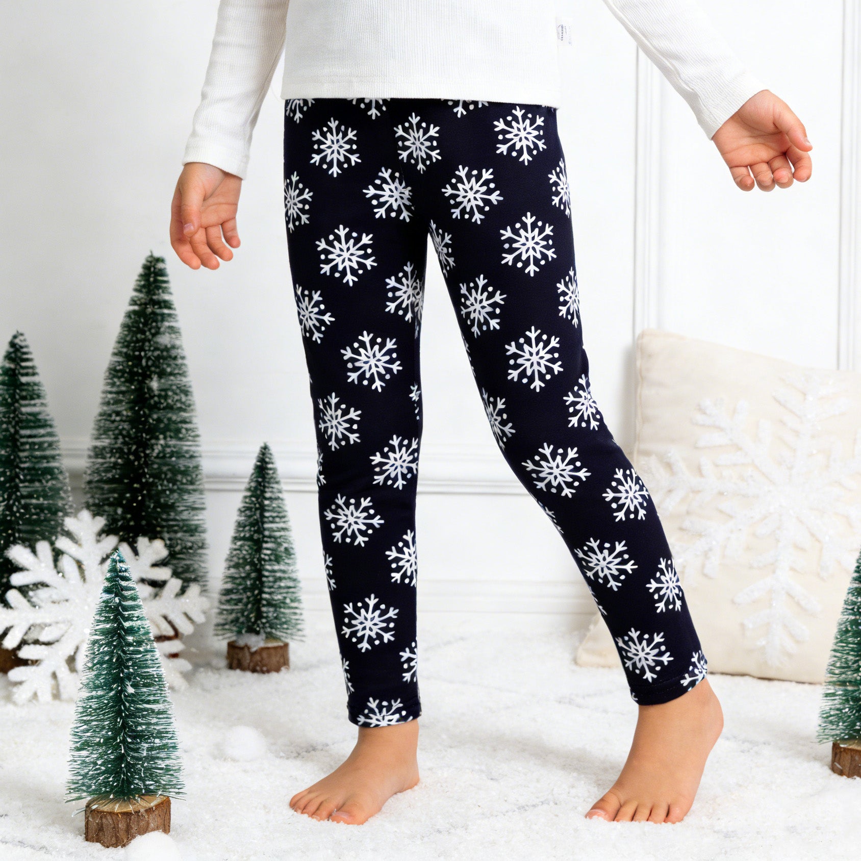 Black leggings with snowlakes